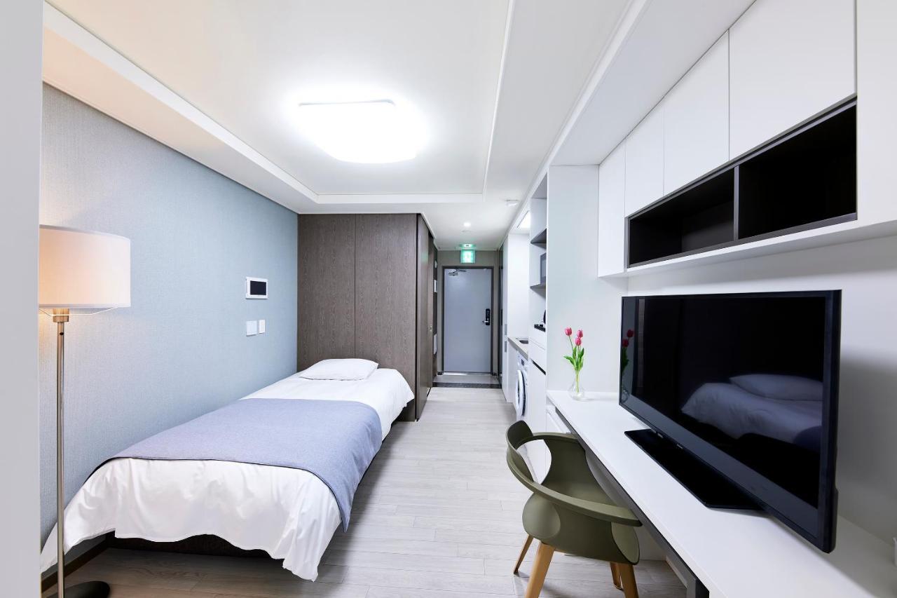 Bridge Residence Hotel Seogwipo Exterior photo
