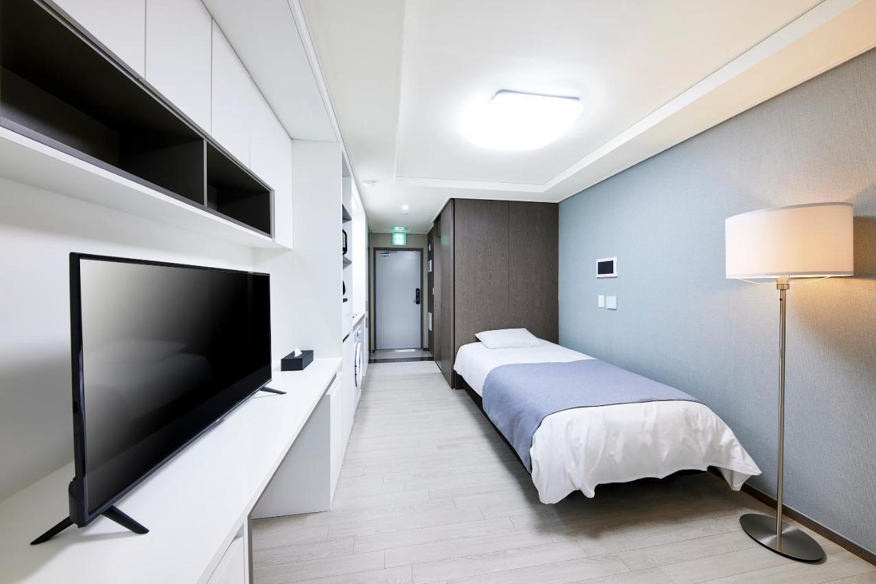 Bridge Residence Hotel Seogwipo Exterior photo